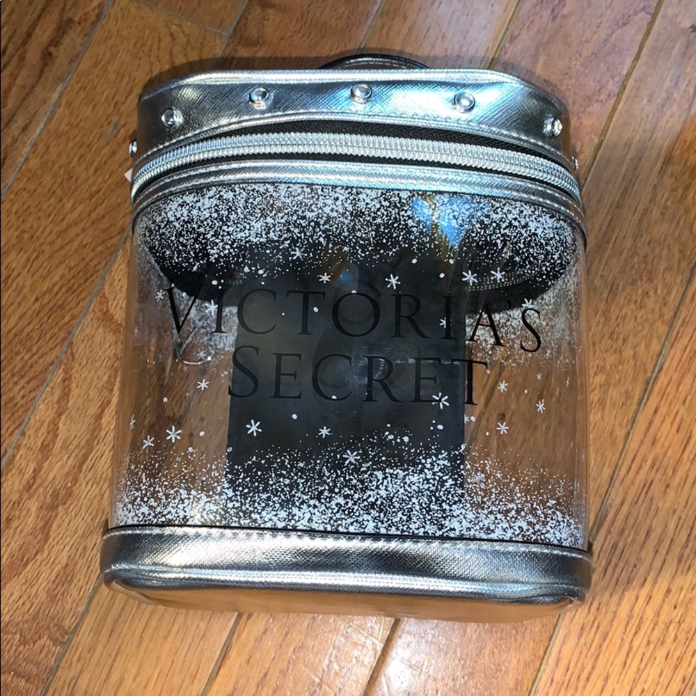 Make up holder